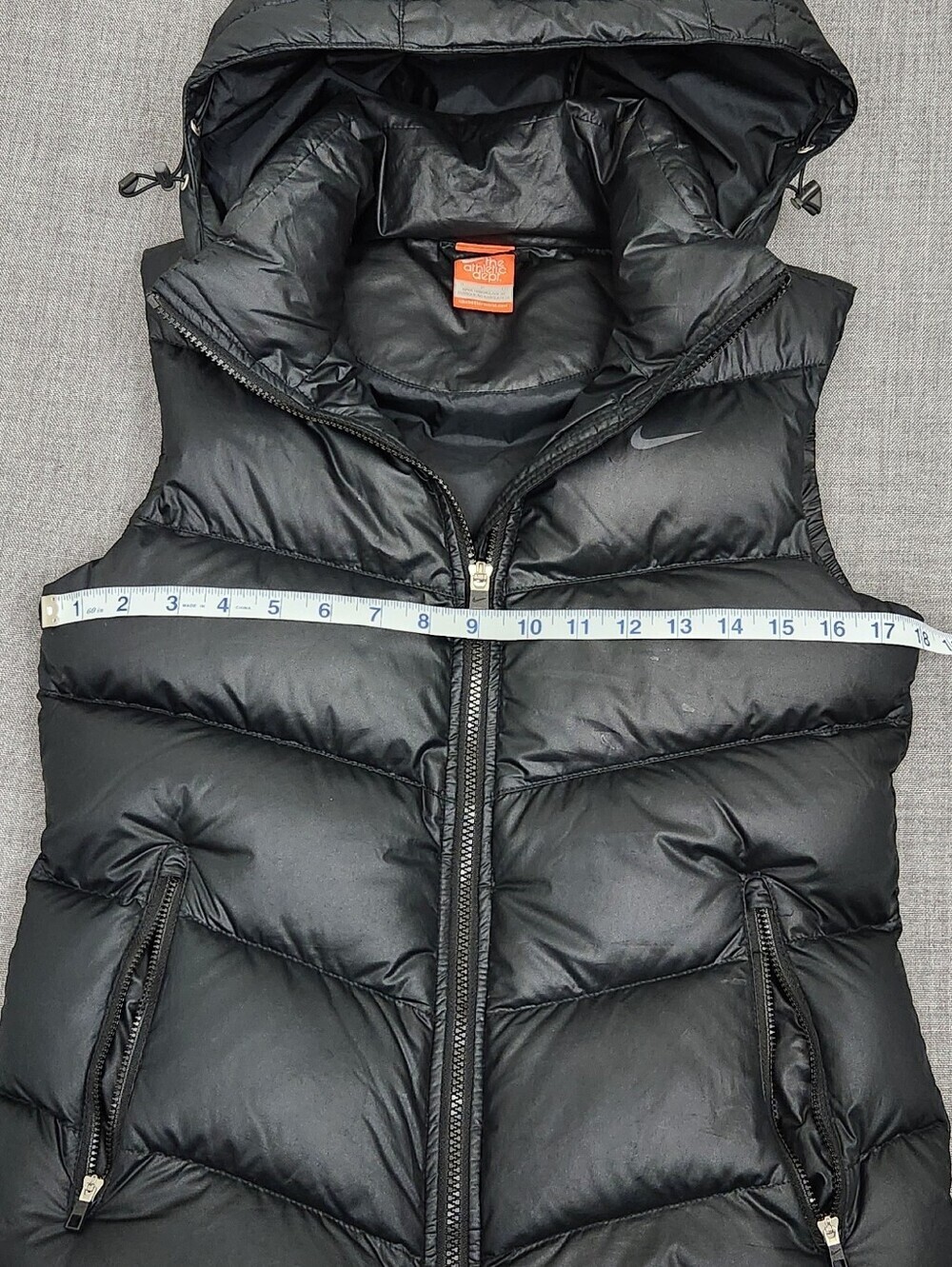 Nike 550 Black Puffer Vest With Hood. Small - Picture 8 of 9